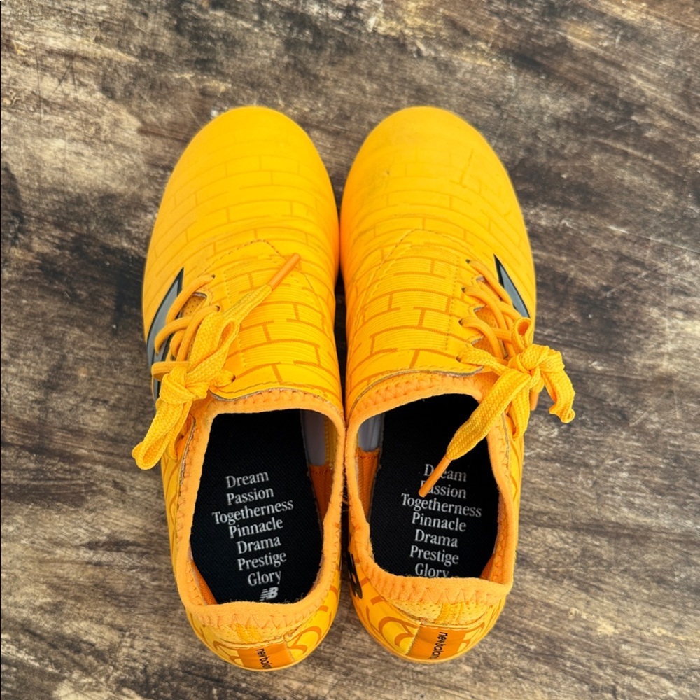 Boys yellow/orange Lace-Up Shoes soccer cleats- fueron dispatch